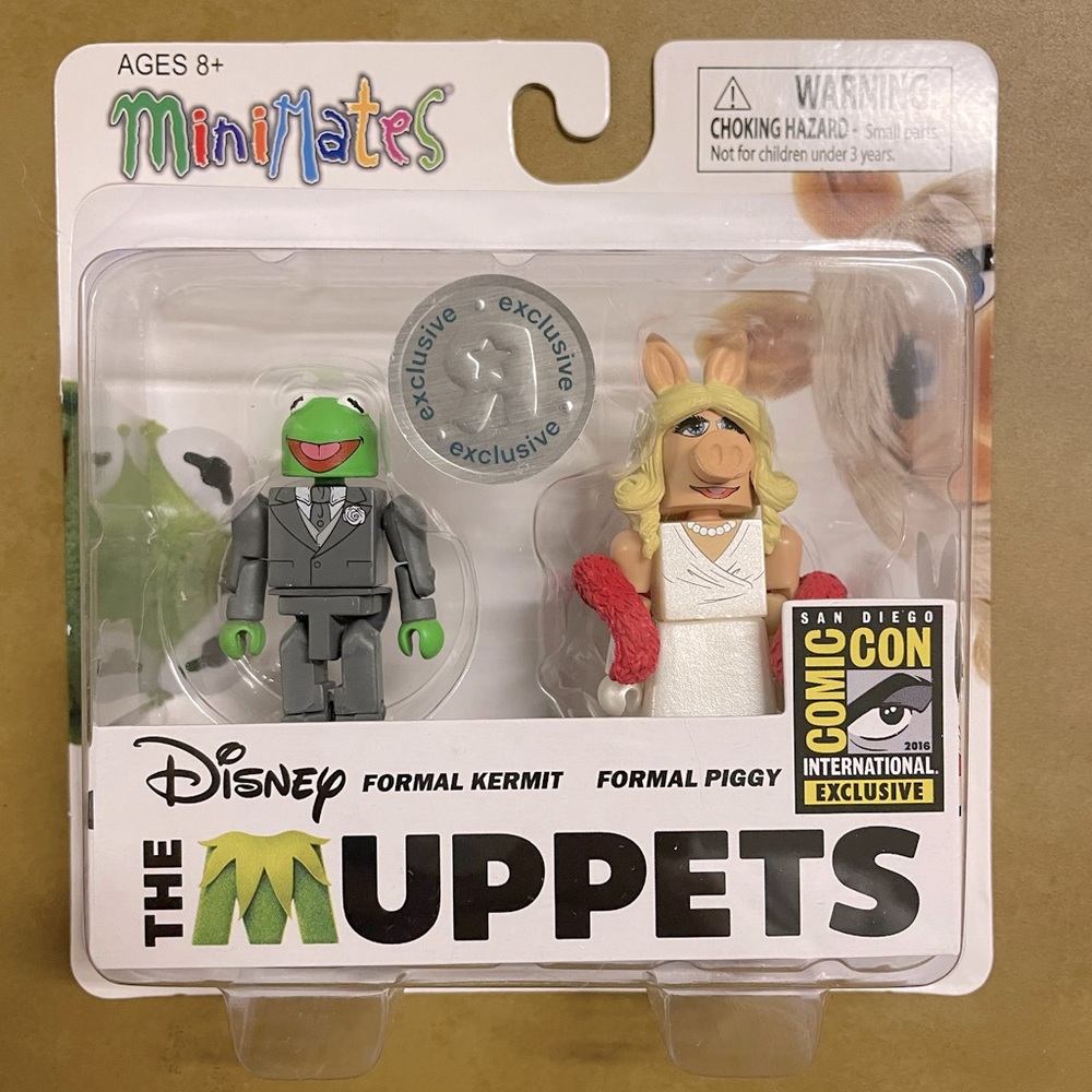 The Muppets MiniMates Formal Kermit and Miss Piggy. From SDCC. NWT 🎉Host Pick🎉